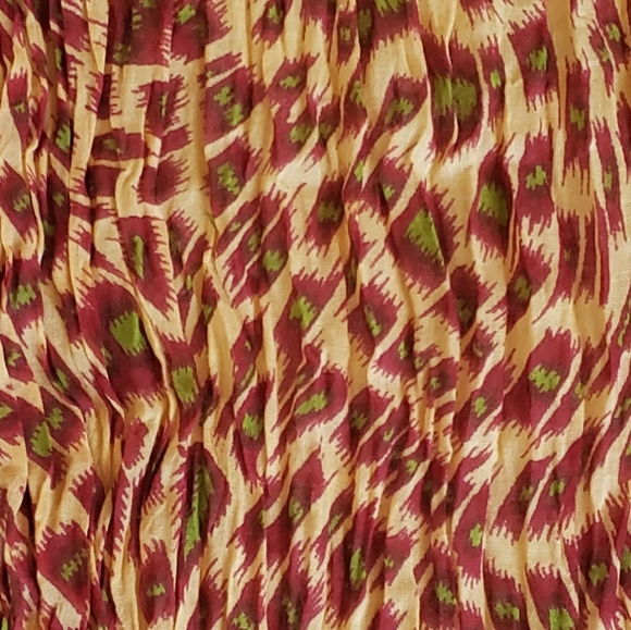 VTG Patterned Scarf in Camel, Rust, & Green. - Picture 3 of 5